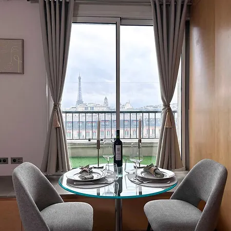Champs - Elysees View Studio With Balcony - Ac For 3