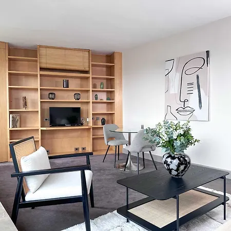 Champs - Elysees View Studio With Balcony - Ac For 3 Apartment